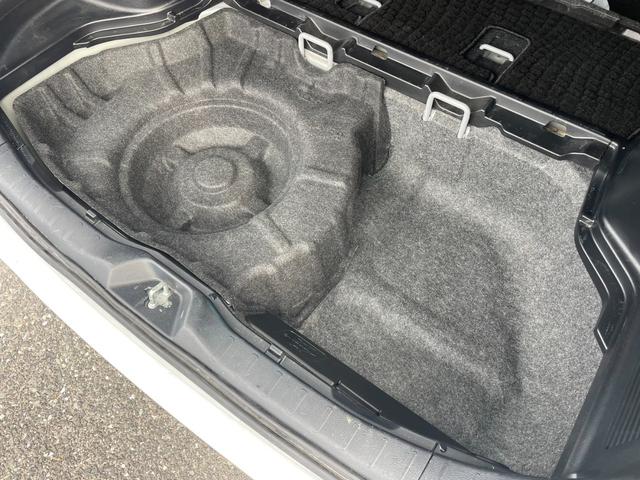 ノア Ｘ　４ＷＤ　ワンオーナー　トヨタセーフティセンス　衝突被害軽減ブレーキ　レーンキープアシスト　寒冷地仕様　純正メモリーナビ　バックカメラ　パワースライドドア　ＬＥＤライト　ＡＨＢ　ドライブレコーダー（37枚目）