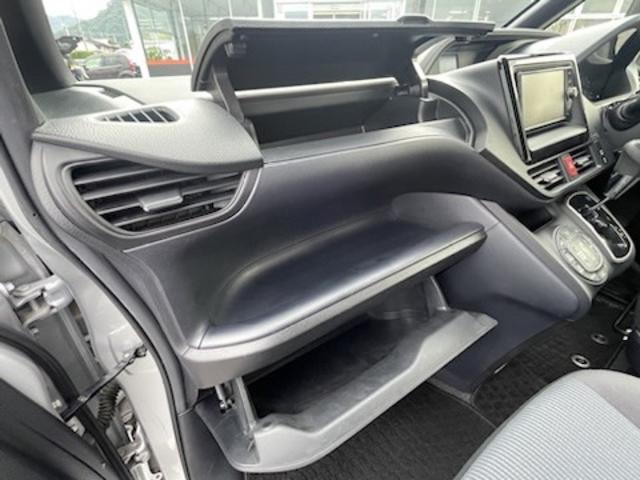 ノア Ｘ　４ＷＤ　ワンオーナー　トヨタセーフティセンス　衝突被害軽減ブレーキ　レーンキープアシスト　寒冷地仕様　純正メモリーナビ　バックカメラ　パワースライドドア　ＬＥＤライト　ＡＨＢ　ドライブレコーダー（38枚目）