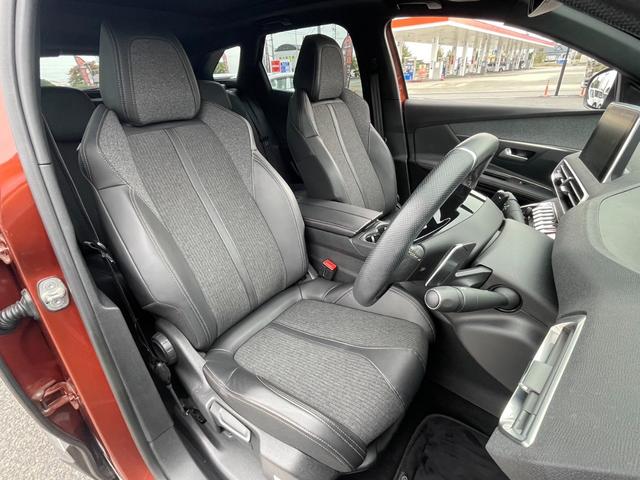 3008 GTライン アクティブセーフティブレーキ パノラミックサンルーフ ハンズフリー電動テールゲート フルLEDライト アクティブクルーズコントロール アドバンスグリップコントロール 純正ナビ ワイドバックカメラ(8枚目)