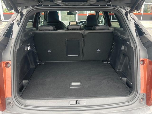 3008 GTライン アクティブセーフティブレーキ パノラミックサンルーフ ハンズフリー電動テールゲート フルLEDライト アクティブクルーズコントロール アドバンスグリップコントロール 純正ナビ ワイドバックカメラ(19枚目)