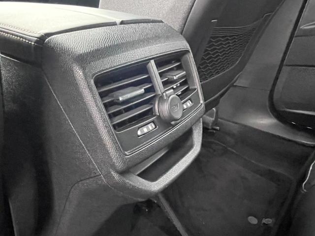 3008 GTライン アクティブセーフティブレーキ パノラミックサンルーフ ハンズフリー電動テールゲート フルLEDライト アクティブクルーズコントロール アドバンスグリップコントロール 純正ナビ ワイドバックカメラ(26枚目)