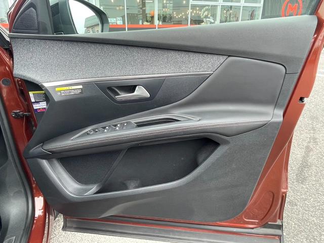 3008 GTライン アクティブセーフティブレーキ パノラミックサンルーフ ハンズフリー電動テールゲート フルLEDライト アクティブクルーズコントロール アドバンスグリップコントロール 純正ナビ ワイドバックカメラ(45枚目)