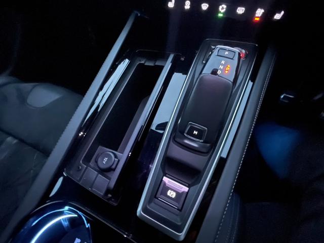 508 GT ブルーHDi アクティブセーフティブレーキ アクティブクルーズコントロール レーンポジショニングアシスト フルLEDライト ハンズフリー電動リアゲート FOCALサウンド 8WAY電動シート&ヒーター 純正ナビ(21枚目)