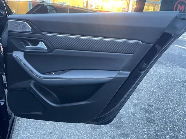 508 GT ブルーHDi アクティブセーフティブレーキ アクティブクルーズコントロール レーンポジショニングアシスト フルLEDライト ハンズフリー電動リアゲート FOCALサウンド 8WAY電動シート&ヒーター 純正ナビ(30枚目)