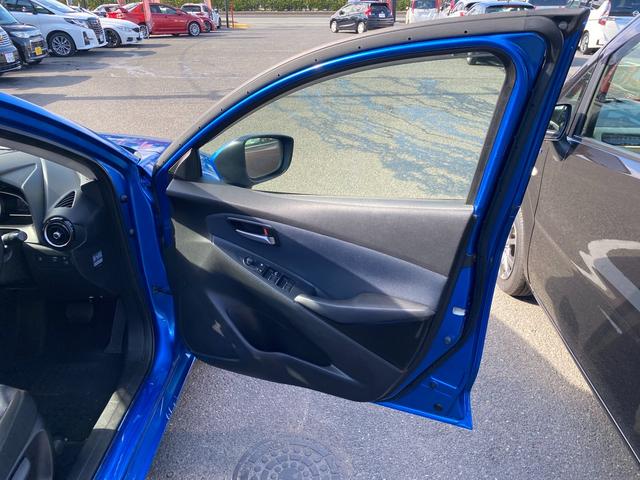 デミオ 13S 地デジTV&DVD/CDプレーヤー スマートシティブレーキ 横滑り防止 キーレス&プッシュスタート 純正15インチアルミ ETC マツダコネクトナビ Bluetooth接続(35枚目)