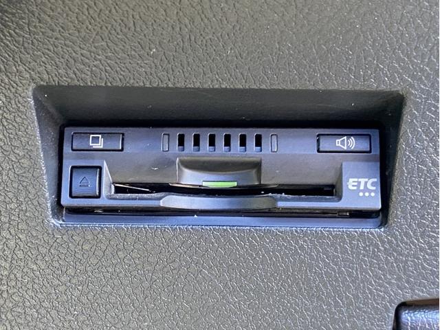 カローラフィールダー ハイブリッドG ハイブリッド ETC ワンオーナー スマートキー nanoe空気清浄 クルーズコントロール オートLEDライト オートハイビーム レーンキープアシスト プリクラッシュセーフティ ECO・EVモード(19枚目)