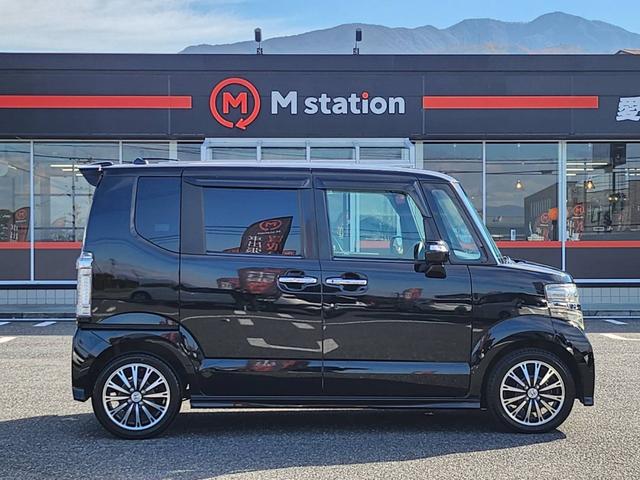 Ｎ－ＢＯＸカスタム Ｇ　ターボＳＳパッケージ　両側電動スライドドア　ターボ　バックカメラ　ＥＴＣ　社外ナビ　フルセグ　アイドリングストップ　横滑り防止装置　クルコン　プッシュスタート　スマートキー　純正アルミ（6枚目）