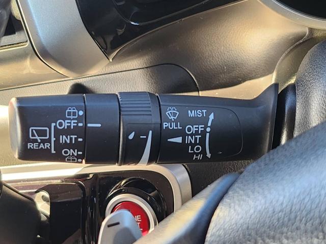 Ｎ－ＢＯＸカスタム Ｇ　ターボＳＳパッケージ　両側電動スライドドア　ターボ　バックカメラ　ＥＴＣ　社外ナビ　フルセグ　アイドリングストップ　横滑り防止装置　クルコン　プッシュスタート　スマートキー　純正アルミ（21枚目）