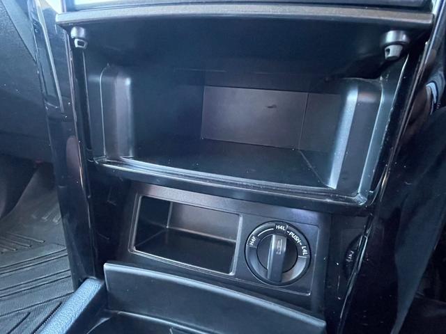 ランドクルーザープラド ＴＸ　パナソニックメモリーナビ　バックカメラ　ＬＥＤライト　ルーフキャリア　ＮＩＴＲＯ－ＰＯＷＥＲ　１７アルミ　社外セキュリティ　前後ドラレコ　Ｂｌｕｅｔｏｏｔｈ　ＴＲＣ＆ＶＳＣ　レザー調シートカバー（30枚目）