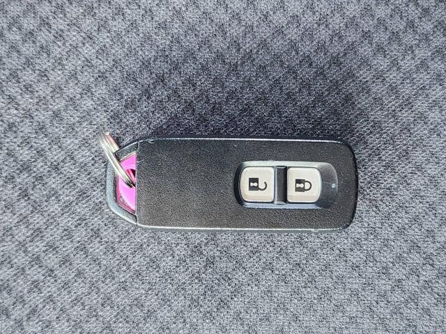 Ｎ－ＯＮＥ ツアラー・Ｌパッケージ　４ＷＤ　パナソニックメモリーナビ　フルセグ　Ｂｌｕｅｔｏｏｔｈ　スマートキー　プッシュスタート　アイドリングストップ　横滑り防止装置　盗難防止装置　純正１４ＡＷ　パドルシフト　クルーズコントロール（66枚目）