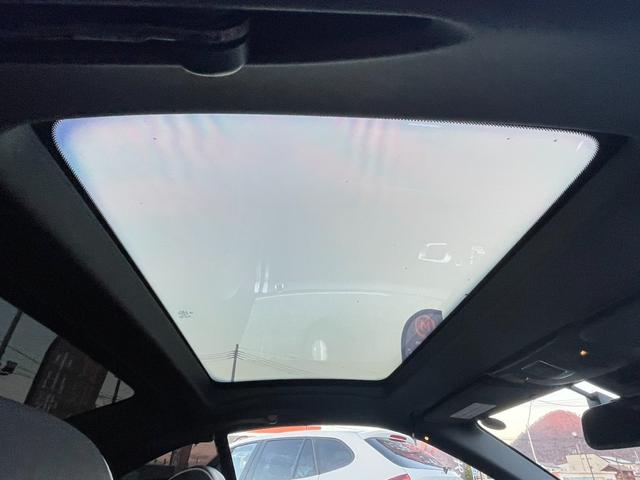 ＳＬ ＳＬ３５０ブルーエフィシェンシー　ＡＭＧスポーツパッケージ　マジックスカイルーフ　ＨＤＤナビ＆バックカメラ　本革シート　レーダーセーフティＰＫＧ　パークトロニック　キーレスＧＯ　ＡＭＧスタイリングＰＫＧ　　ブラインドスポット（12枚目）