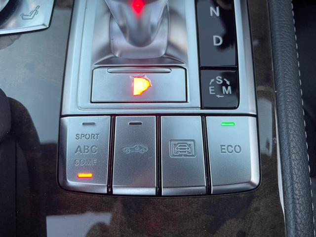 ＳＬ ＳＬ３５０ブルーエフィシェンシー　ＡＭＧスポーツパッケージ　マジックスカイルーフ　ＨＤＤナビ＆バックカメラ　本革シート　レーダーセーフティＰＫＧ　パークトロニック　キーレスＧＯ　ＡＭＧスタイリングＰＫＧ　　ブラインドスポット（23枚目）