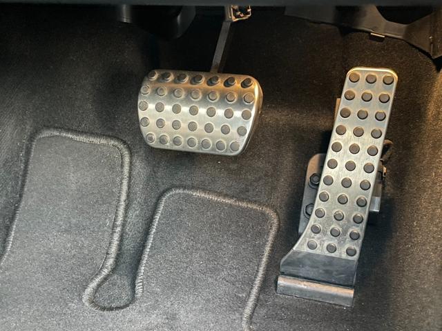 ＳＬ ＳＬ３５０ブルーエフィシェンシー　ＡＭＧスポーツパッケージ　マジックスカイルーフ　ＨＤＤナビ＆バックカメラ　本革シート　レーダーセーフティＰＫＧ　パークトロニック　キーレスＧＯ　ＡＭＧスタイリングＰＫＧ　　ブラインドスポット（45枚目）