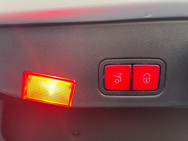 ＳＬ ＳＬ３５０ブルーエフィシェンシー　ＡＭＧスポーツパッケージ　マジックスカイルーフ　ＨＤＤナビ＆バックカメラ　本革シート　レーダーセーフティＰＫＧ　パークトロニック　キーレスＧＯ　ＡＭＧスタイリングＰＫＧ　　ブラインドスポット（49枚目）