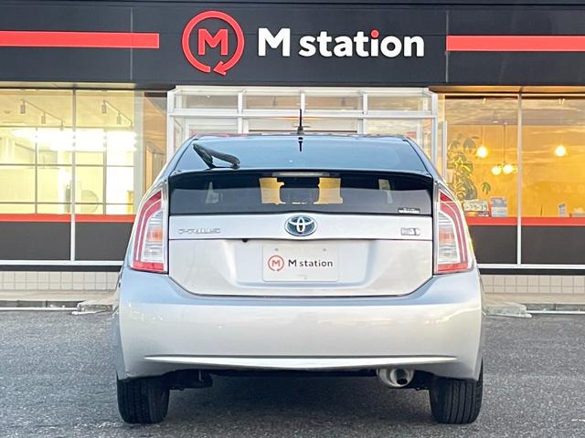 プリウス Ｓ　純正メモリーナビ　バックカメラ　地デジ　Ｂｌｕｅｔｏｏｔｈ接続　ビルトインＥＴ　ＨＩＤライト　スマートキー　社外１５アルミ　ウィンカーミラー（4枚目）