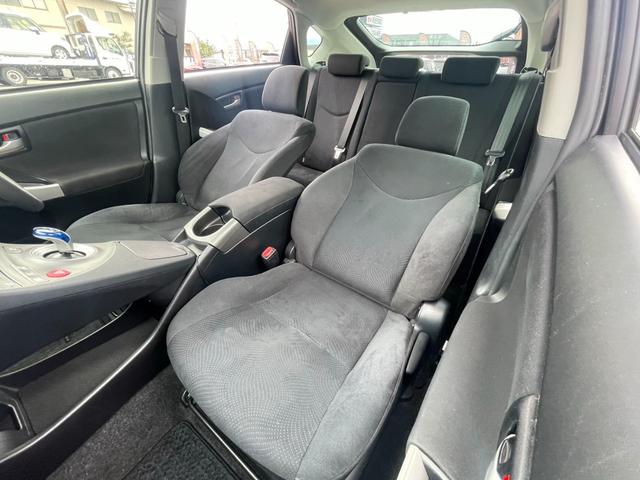 プリウス Ｓ　純正メモリーナビ　バックカメラ　地デジ　Ｂｌｕｅｔｏｏｔｈ接続　ビルトインＥＴ　ＨＩＤライト　スマートキー　社外１５アルミ　ウィンカーミラー（12枚目）