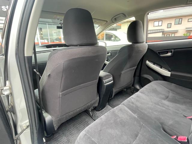 プリウス Ｓ　純正メモリーナビ　バックカメラ　地デジ　Ｂｌｕｅｔｏｏｔｈ接続　ビルトインＥＴ　ＨＩＤライト　スマートキー　社外１５アルミ　ウィンカーミラー（13枚目）