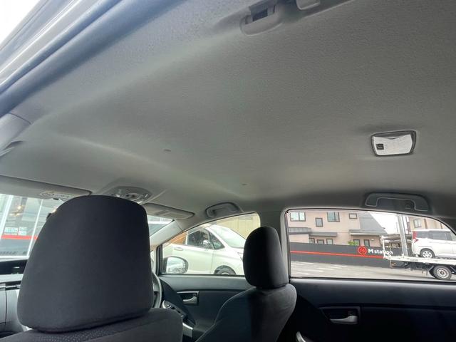 プリウス Ｓ　純正メモリーナビ　バックカメラ　地デジ　Ｂｌｕｅｔｏｏｔｈ接続　ビルトインＥＴ　ＨＩＤライト　スマートキー　社外１５アルミ　ウィンカーミラー（16枚目）