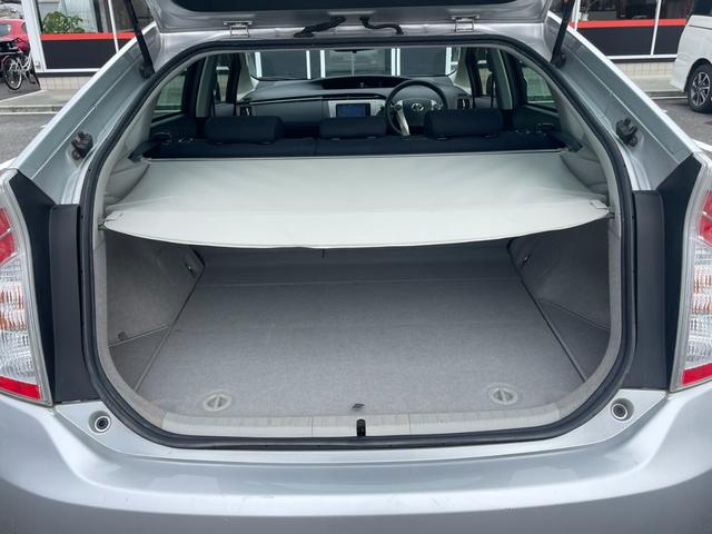 プリウス Ｓ　純正メモリーナビ　バックカメラ　地デジ　Ｂｌｕｅｔｏｏｔｈ接続　ビルトインＥＴ　ＨＩＤライト　スマートキー　社外１５アルミ　ウィンカーミラー（18枚目）