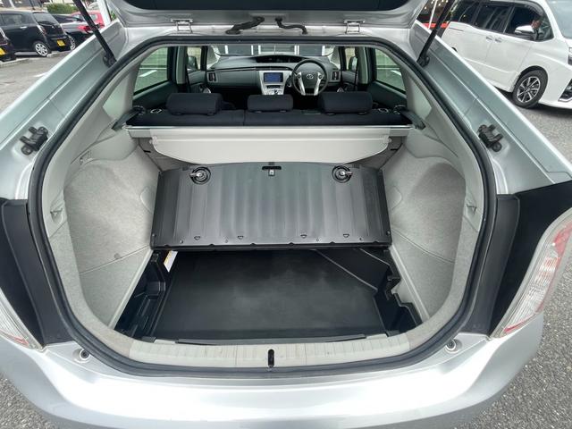 プリウス Ｓ　純正メモリーナビ　バックカメラ　地デジ　Ｂｌｕｅｔｏｏｔｈ接続　ビルトインＥＴ　ＨＩＤライト　スマートキー　社外１５アルミ　ウィンカーミラー（19枚目）