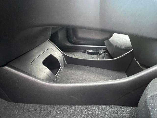 プリウス Ｓ　純正メモリーナビ　バックカメラ　地デジ　Ｂｌｕｅｔｏｏｔｈ接続　ビルトインＥＴ　ＨＩＤライト　スマートキー　社外１５アルミ　ウィンカーミラー（29枚目）