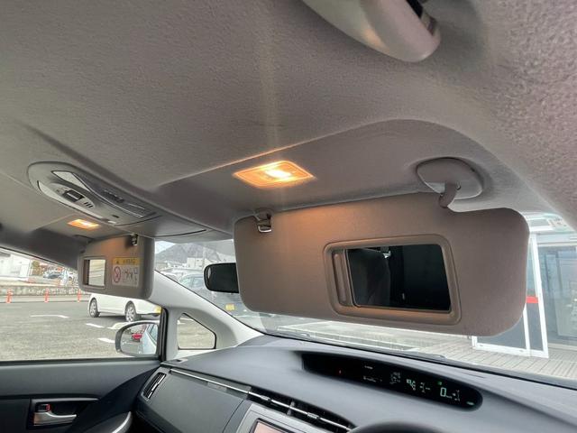 プリウス Ｓ　純正メモリーナビ　バックカメラ　地デジ　Ｂｌｕｅｔｏｏｔｈ接続　ビルトインＥＴ　ＨＩＤライト　スマートキー　社外１５アルミ　ウィンカーミラー（38枚目）