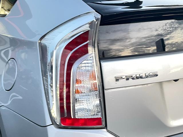 プリウス Ｓ　純正メモリーナビ　バックカメラ　地デジ　Ｂｌｕｅｔｏｏｔｈ接続　ビルトインＥＴ　ＨＩＤライト　スマートキー　社外１５アルミ　ウィンカーミラー（45枚目）