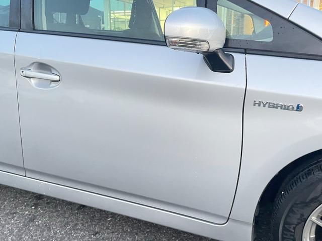 プリウス Ｓ　純正メモリーナビ　バックカメラ　地デジ　Ｂｌｕｅｔｏｏｔｈ接続　ビルトインＥＴ　ＨＩＤライト　スマートキー　社外１５アルミ　ウィンカーミラー（49枚目）