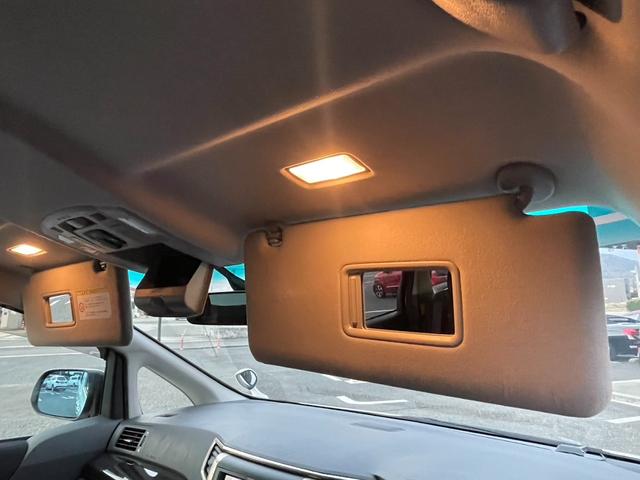 ヴェルファイア ３．５ＺプラチナセレクションＩＩタイプゴルドＩＩ　４ＷＤ　純正ＨＤＤナビ　後席モニター　両側パワースライド＆電動リアゲート　ＲＳ－Ｒ車高調　純正１８ＡＷ　スマートキー　パーキングアシスト　フロント＆サイドカメラ　ＥＴＣ（28枚目）