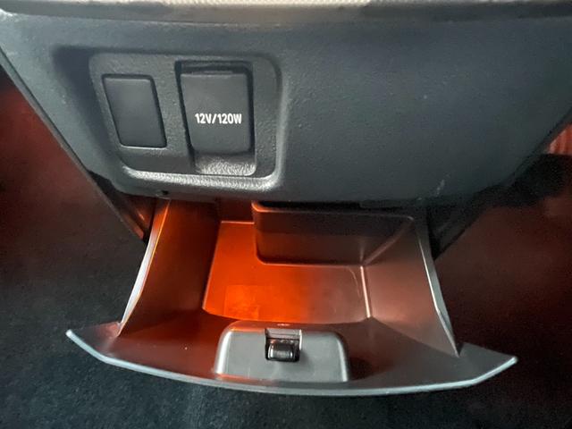 ヴェルファイア ３．５ＺプラチナセレクションＩＩタイプゴルドＩＩ　４ＷＤ　純正ＨＤＤナビ　後席モニター　両側パワースライド＆電動リアゲート　ＲＳ－Ｒ車高調　純正１８ＡＷ　スマートキー　パーキングアシスト　フロント＆サイドカメラ　ＥＴＣ（32枚目）