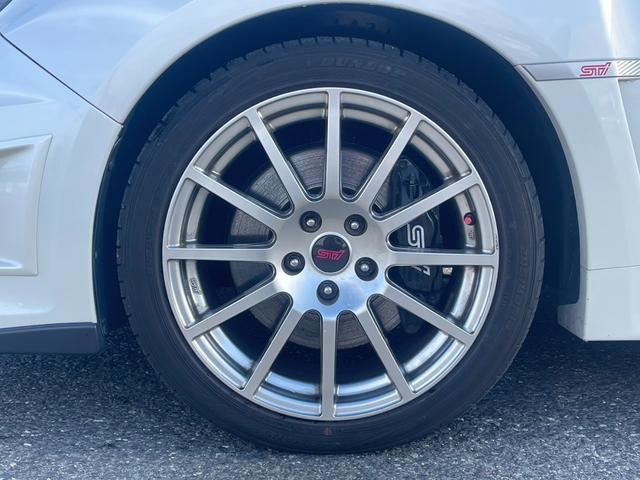 インプレッサ ＷＲＸ　ＳＴＩ　Ａライン　ｔＳ　カーボンルーフ　ｔｓ専用サス　ＳＴＩ１８アルミ　スマートキー　ＨＫＳマフラー　カロッツェリアＨＤＤナビ　バックカメラ　フレキシブルタワーバー　パドルシフト　クルーズコントロール（8枚目）