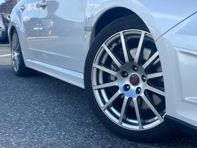 インプレッサ ＷＲＸ　ＳＴＩ　Ａライン　ｔＳ　カーボンルーフ　ｔｓ専用サス　ＳＴＩ１８アルミ　スマートキー　ＨＫＳマフラー　カロッツェリアＨＤＤナビ　バックカメラ　フレキシブルタワーバー　パドルシフト　クルーズコントロール（60枚目）