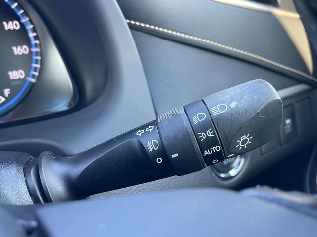 ハリアー エレガンス 4WD レーダークルーズ 衝突被害軽減ブレーキ パナソニックメモリーナビ バックカメラ LEDライト インテリジェントクリアランスソナー ヒルスタートアシスト 運転席パワーシート 純正17AW(22枚目)