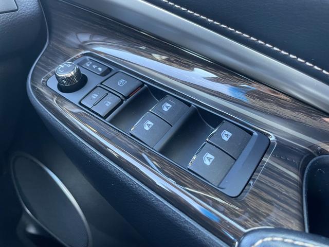 ハリアー エレガンス 4WD レーダークルーズ 衝突被害軽減ブレーキ パナソニックメモリーナビ バックカメラ LEDライト インテリジェントクリアランスソナー ヒルスタートアシスト 運転席パワーシート 純正17AW(33枚目)