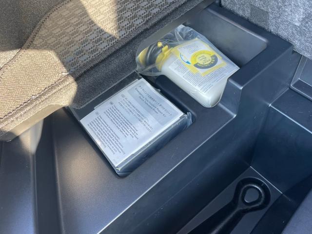 ハリアー エレガンス 4WD レーダークルーズ 衝突被害軽減ブレーキ パナソニックメモリーナビ バックカメラ LEDライト インテリジェントクリアランスソナー ヒルスタートアシスト 運転席パワーシート 純正17AW(41枚目)