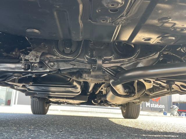 ハリアー エレガンス 4WD レーダークルーズ 衝突被害軽減ブレーキ パナソニックメモリーナビ バックカメラ LEDライト インテリジェントクリアランスソナー ヒルスタートアシスト 運転席パワーシート 純正17AW(52枚目)