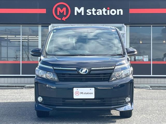 ヴォクシー ハイブリッドＶ　ワンオーナー　純正９型メモリーナビ　バックカメラ　パワースライドドア　ＬＥＤライト　スマートキー　クルーズコントロール　シートヒーター　純正１５アルミ　フルセグ　Ｂｌｕｅｔｏｏｔｈ（3枚目）