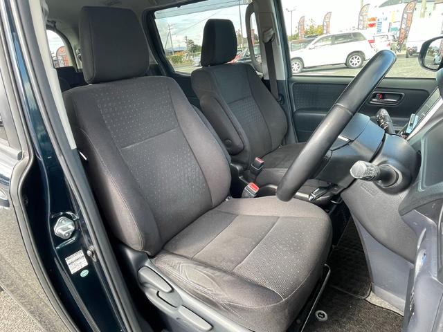 ヴォクシー ハイブリッドＶ　ワンオーナー　純正９型メモリーナビ　バックカメラ　パワースライドドア　ＬＥＤライト　スマートキー　クルーズコントロール　シートヒーター　純正１５アルミ　フルセグ　Ｂｌｕｅｔｏｏｔｈ（9枚目）