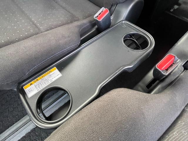 ヴォクシー ハイブリッドＶ　ワンオーナー　純正９型メモリーナビ　バックカメラ　パワースライドドア　ＬＥＤライト　スマートキー　クルーズコントロール　シートヒーター　純正１５アルミ　フルセグ　Ｂｌｕｅｔｏｏｔｈ（19枚目）