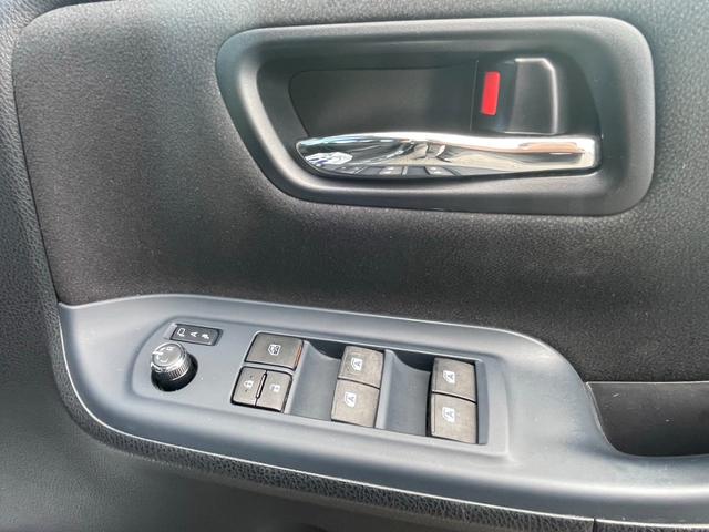 ヴォクシー ハイブリッドＶ　ワンオーナー　純正９型メモリーナビ　バックカメラ　パワースライドドア　ＬＥＤライト　スマートキー　クルーズコントロール　シートヒーター　純正１５アルミ　フルセグ　Ｂｌｕｅｔｏｏｔｈ（22枚目）