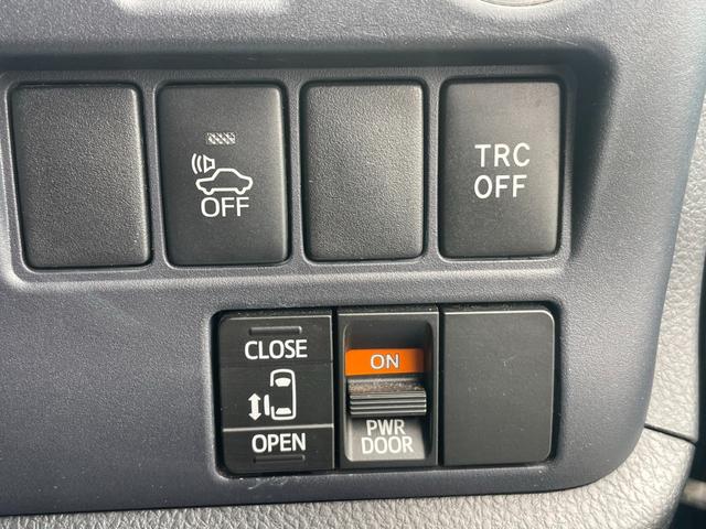 ヴォクシー ハイブリッドＶ　ワンオーナー　純正９型メモリーナビ　バックカメラ　パワースライドドア　ＬＥＤライト　スマートキー　クルーズコントロール　シートヒーター　純正１５アルミ　フルセグ　Ｂｌｕｅｔｏｏｔｈ（25枚目）
