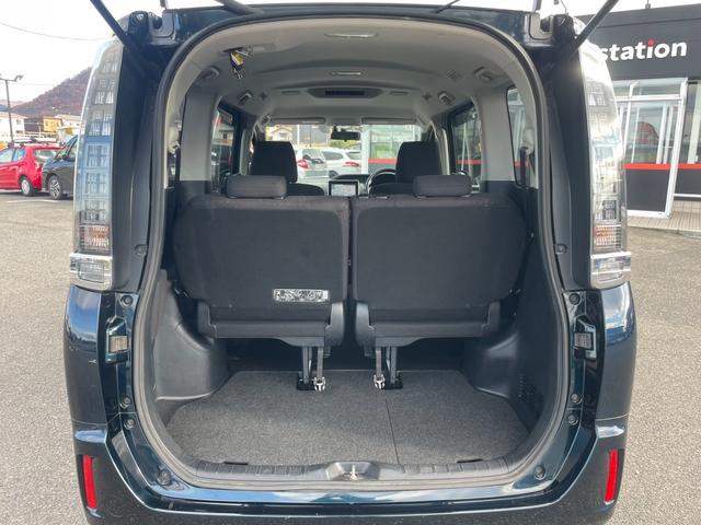 ヴォクシー ハイブリッドＶ　ワンオーナー　純正９型メモリーナビ　バックカメラ　パワースライドドア　ＬＥＤライト　スマートキー　クルーズコントロール　シートヒーター　純正１５アルミ　フルセグ　Ｂｌｕｅｔｏｏｔｈ（29枚目）