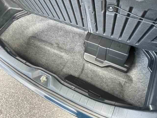 ヴォクシー ハイブリッドＶ　ワンオーナー　純正９型メモリーナビ　バックカメラ　パワースライドドア　ＬＥＤライト　スマートキー　クルーズコントロール　シートヒーター　純正１５アルミ　フルセグ　Ｂｌｕｅｔｏｏｔｈ（31枚目）