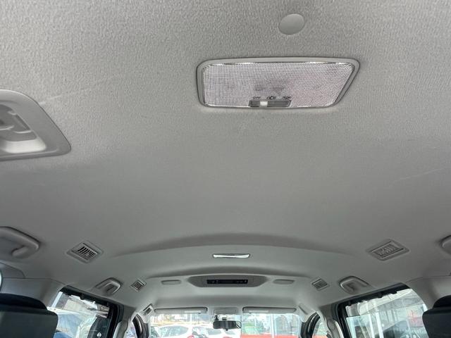 ヴォクシー ハイブリッドＶ　ワンオーナー　純正９型メモリーナビ　バックカメラ　パワースライドドア　ＬＥＤライト　スマートキー　クルーズコントロール　シートヒーター　純正１５アルミ　フルセグ　Ｂｌｕｅｔｏｏｔｈ（32枚目）