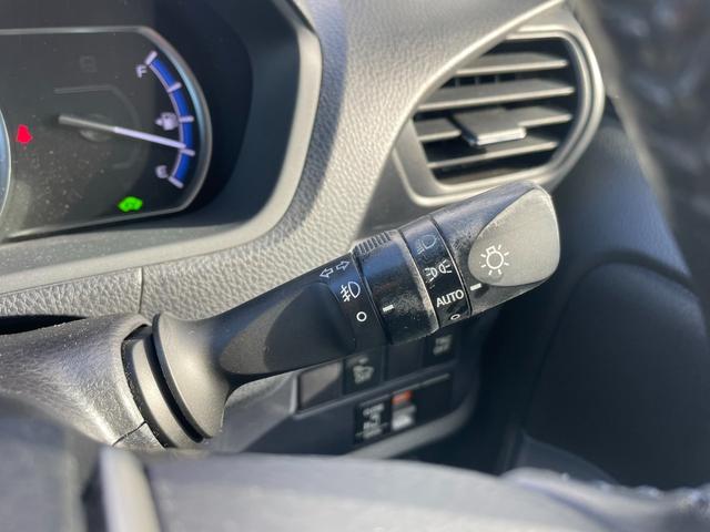 ヴォクシー ハイブリッドＶ　ワンオーナー　純正９型メモリーナビ　バックカメラ　パワースライドドア　ＬＥＤライト　スマートキー　クルーズコントロール　シートヒーター　純正１５アルミ　フルセグ　Ｂｌｕｅｔｏｏｔｈ（39枚目）