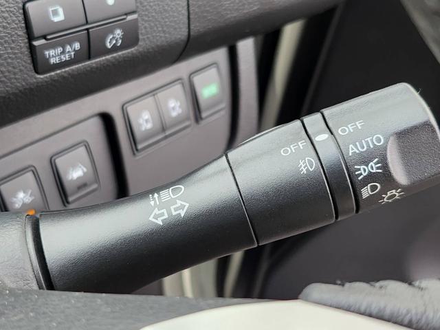 セレナ ハイウェイスター　Ｖセレクション＋セーフティ　ＳＨＶ　セーフティーサポート　エコアイドリング　横滑り防止装置　バックカメラ　両側電動スライドドア　ステアリングリモコン　デジタルインナーミラー　純正ナビ　純正アルミ　ＥＴＣ　前方カメラ　プッシュスタート（14枚目）