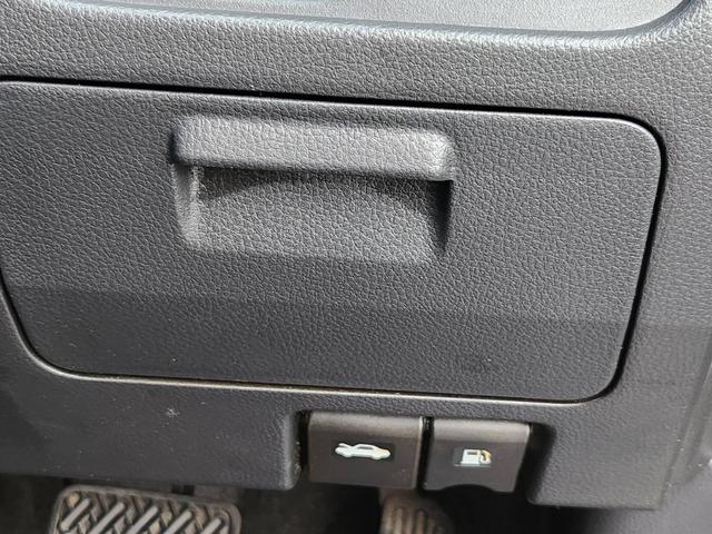 セレナ ハイウェイスター　Ｖセレクション＋セーフティ　ＳＨＶ　セーフティーサポート　エコアイドリング　横滑り防止装置　バックカメラ　両側電動スライドドア　ステアリングリモコン　デジタルインナーミラー　純正ナビ　純正アルミ　ＥＴＣ　前方カメラ　プッシュスタート（25枚目）