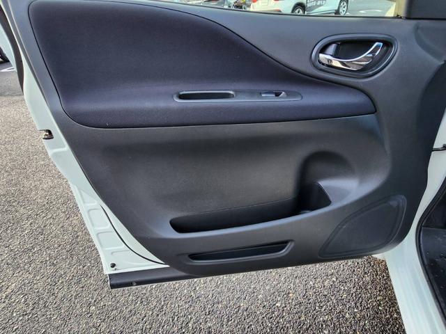 セレナ ハイウェイスター　Ｖセレクション＋セーフティ　ＳＨＶ　セーフティーサポート　エコアイドリング　横滑り防止装置　バックカメラ　両側電動スライドドア　ステアリングリモコン　デジタルインナーミラー　純正ナビ　純正アルミ　ＥＴＣ　前方カメラ　プッシュスタート（39枚目）