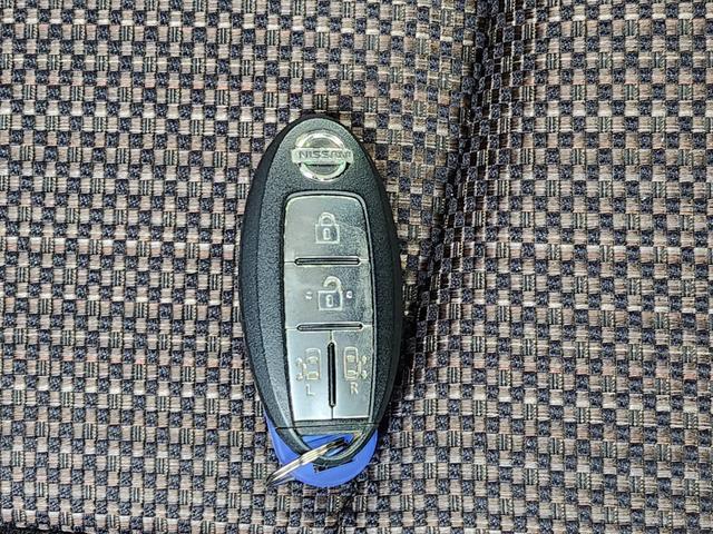 セレナ ハイウェイスター　Ｖセレクション＋セーフティ　ＳＨＶ　セーフティーサポート　エコアイドリング　横滑り防止装置　バックカメラ　両側電動スライドドア　ステアリングリモコン　デジタルインナーミラー　純正ナビ　純正アルミ　ＥＴＣ　前方カメラ　プッシュスタート（55枚目）