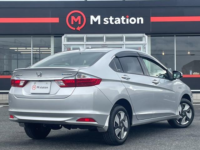 グレイス ハイブリッドLX 4WD インターナビ バックカメラ フルセグ LEDライト クルーズコントロール シートヒーター コンフォートビューPKG リモコンEGスターター VSA エマージェンシーストップシグナル(2枚目)